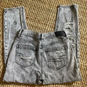 Ripped American eagle mom jeans